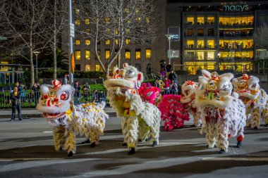 San Francisco, California - 11 Şubat 2017: Çin yeni yılı kutlama töreni San Francisco popüler ve renkli Chinatown mahallede.