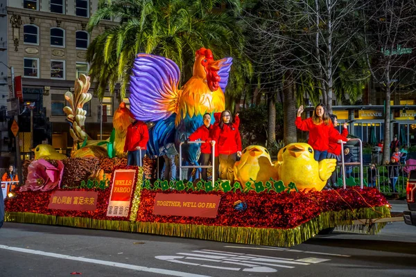 San Francisco, California - 11 Şubat 2017: Çin yeni yılı kutlama töreni San Francisco popüler ve renkli Chinatown mahallede.