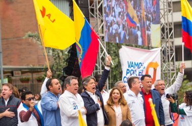 Quito, Ekvator - 26 Şubat 2017: Guillermo Kement, Creo Suma İttifak'ın başkan adayı destekçileri için 2 Nisan yapılacak ikinci tur seçim kampanyası miting adresleri