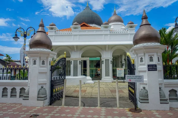 George Town, Malaysia - 10 mars 2017: Kapitan Keling moskén, byggt på 1800-talet av indiska muslimska handelsmän och en del av världsarvet av staden. — Stockfoto