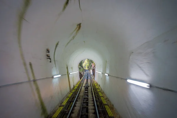 Güzel manzara Penang Hill, bir grup Peaks Penang Adası üzerinde oluşan bir hill resort olacak demiryolu üzerinden. — Stok fotoğraf