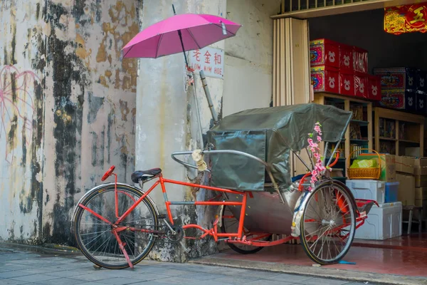 Alte Oldtimer-Fahrrad-Rikscha in Malaysia — Stockfoto