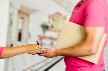 cliente firma para la entrega de correo