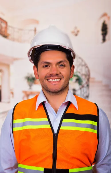 Engineer thinking at construction site — Stock Photo, Image