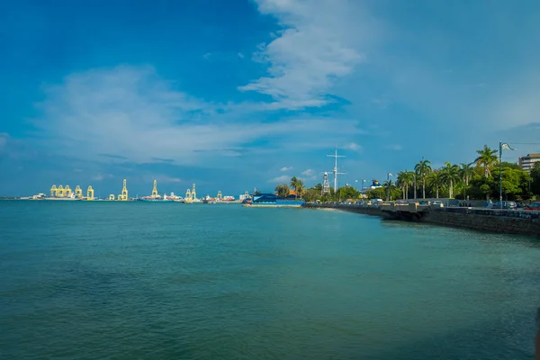 George Town, Malaysia - March 10, 2017: Beautiful scenic view of the esplanade in George Town, second largest city in Malaysia. — Stock Photo, Image