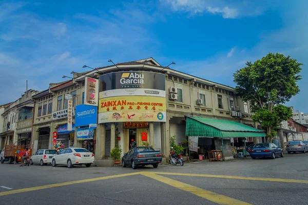 George Town, Malasia - 10 de marzo de 2017: Vista panorámica de edificios y la vida cotidiana de la segunda ciudad más grande de Malasia . — Foto de Stock