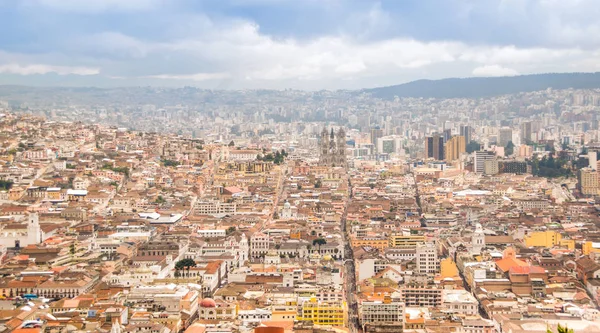 Quito, Ekvator tarihi merkezinin görünümü — Stok fotoğraf