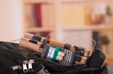 Doğaçlama patlayıcı bomba atış kapatmak