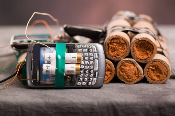 Крупный план самодельной взрывной бомбы
