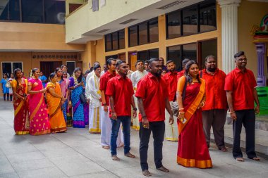 Kuala Lumpur, Malezya - 9 Şubat 2017: Geleneksel Hindu düğün kutlama kimliği belirsiz kişiler. Hinduizm Malezya en büyük dördüncü dindir.