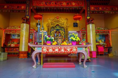 Kuala Lumpur, Malezya-9 Şubat 2017: Inside Guan Di Tapınağı, şehir şehir merkezinde bulunan güzel bir Budist tapınağı.