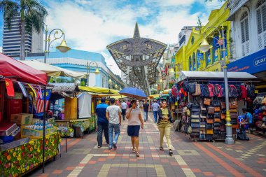 Kuala Lumpur, Malezya - 9 Şubat 2017: Petaling street market, Chinatown şehrin kalbinde bir popüler alışveriş ve Turizm alanıdır.