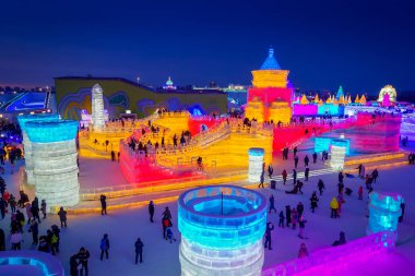 Harbin, Çin - 9 Şubat 2017: Güzel ve renkli Harbin uluslararası buz ve kar heykel Festivali her yıl kış aylarında düzenlenen.