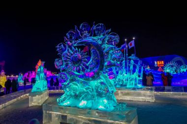 Harbin, Çin - 9 Şubat 2017: Muhteşem buz heykeller Harbin uluslararası buz ve kar heykel Festivali, dünyanın en büyük buz ve kar Festivali.
