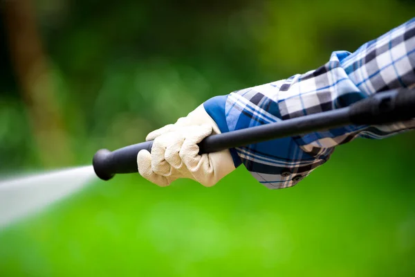 Close-up van hoge druk water schonere zoals waterstraal blijkt. — Stockfoto