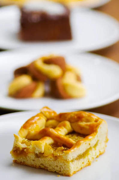 Delicious homemade pineapple cake over a white plate — Stock Photo, Image