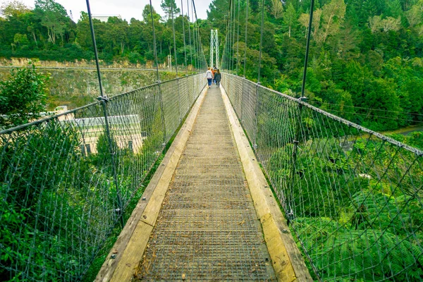 Ponte Arapuni sobre uma usina hidrelétrica no rio Waikato, Arapuni, Nova Zelândia — Fotografia de Stock