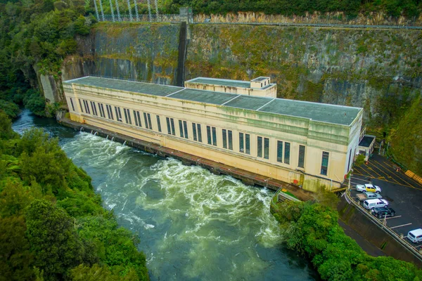 Гидроэлектростанция на реке Вайкато, Арапуни, Новая Зеландия — стоковое фото