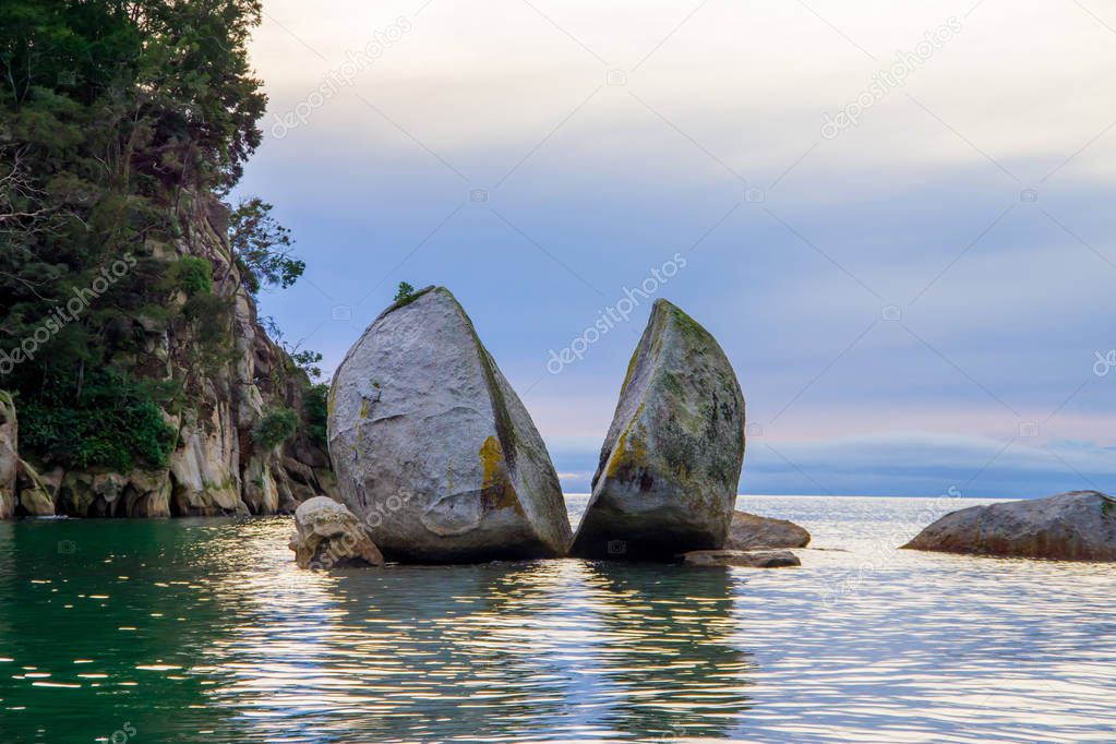 Beautiful split Apple Rock in Abel Tasman National Park, located in South Island in New Zealand