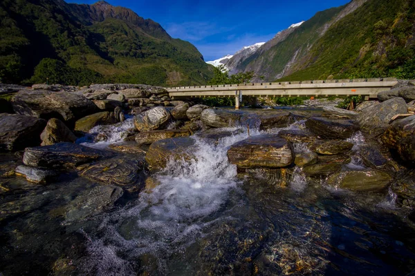 Gyönyörű kilátás a Franz Josef gleccser a Westland nemzeti parkban a a nyugati partján a déli-sziget Új-Zéland — Stock Fotó