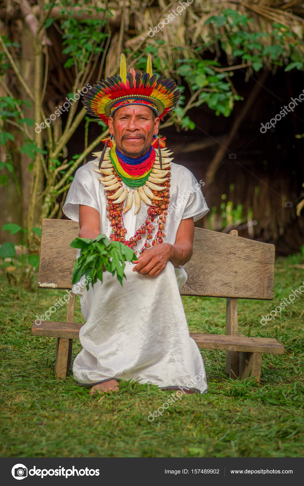 LAGO AGRIO, ECUADOR 17 DE NOVIEMBRE DE 2016: Chamán siona