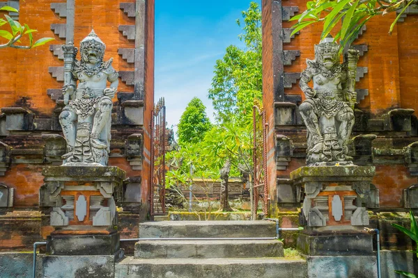 BALI, INDONÉSIE - 05 MARS 2017 : Pura Ulun Danu Bratan est un temple majeur de Shivaite et d'eau sur l'île de Bali, Indonésie — Photo