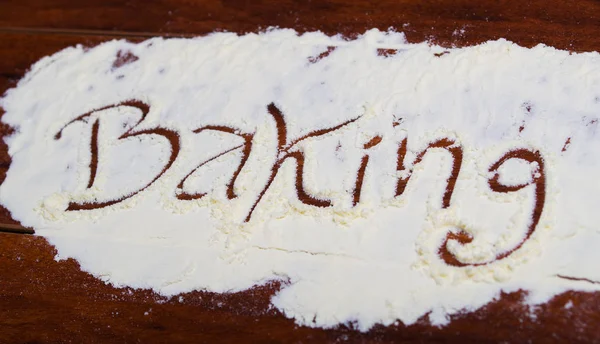 The word baking written in stevia powder on wooden background — Stock Photo, Image