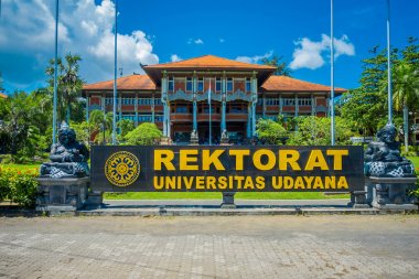 Bali, Endonezya - 08 Şubat 2017: Densapar, Bali Endonezya bulunan Universitas Udayana, Merkezi Binası
