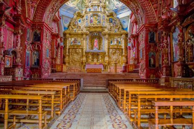 Quito, Ekvator - 23 Kasım 2016: İç, kilise, Santo Domingo, oturaklı bir manevi görüntüleri
