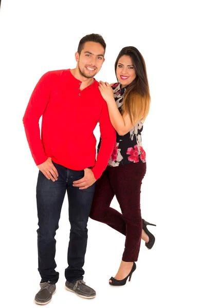 Retrato completo de casal feliz isolado no fundo branco — Fotografia de Stock