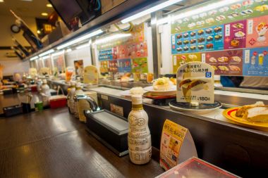 Kyoto, Japonya - 05 Temmuz 2017: Nishiki pazarı Kyoto şehir merkezinde yer alan güzel yerel