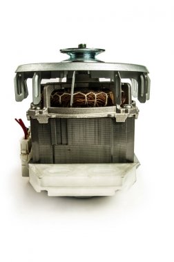 Beyaz arka plan üzerinde izole elektrik motoru