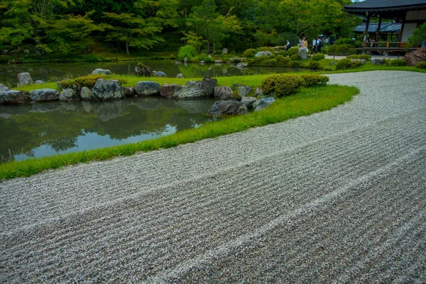 KYOTO, JAPON - 05 JUILLET 2017 : Jardin zen de Tenryu-ji, Temple du Dragon céleste. À Kyoto, au Japon — Photo