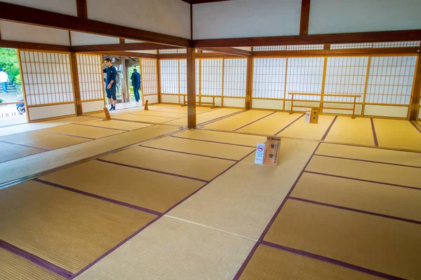 Kyoto, Japonya - 05 Temmuz 2017: Tenryu-ji, tatami mat üzerinde Kyoto'da kaplı bir oda