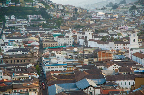 Vista do centro histórico de Quito, Equador — Fotografia de Stock
