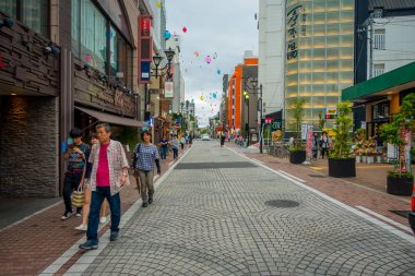 Hakone, Japonya - 02 Temmuz 2017: Caddesi'nde kimliği belirsiz insanlar. Ayrıca otobüs durağı Hakone Tozan otobüs için geri Hakone-Yumoto ve Odawara sağlar