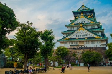 Osaka, Japonya - 18 Temmuz 2017: Japonya'nın Osaka, Osaka Kalesi. Kalenin Japans en ünlü yerlerinden biridir