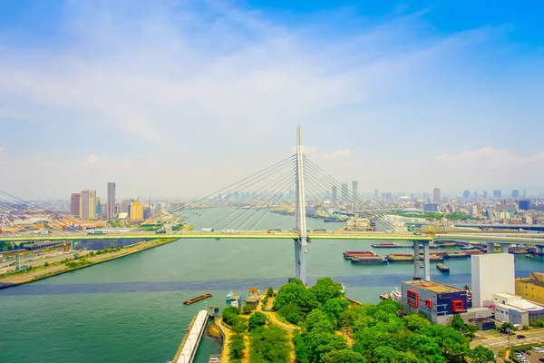 Osaka, Japan - 18 juli 2017: Vacker utsikt över stadsdelen staden Osaka i Osaka, Japan i en vacker dag — Stockfoto