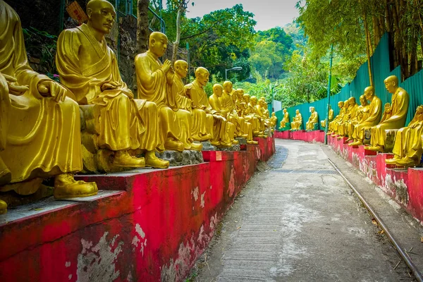 Statuen an zehntausend Buddhas Kloster in sha Zinn, hong kong, China. — Stockfoto