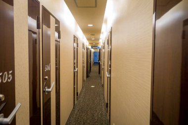 Tokyo, Japonya Haziran 28-2017: hall Internet kahve yer içinde görünümünü Tokyo'da bulunan