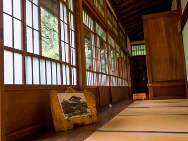 Kyoto, Japonya - 05 Temmuz 2017: Tenryu-ji, tatami mat üzerinde Kyoto'da kaplı bir oda
