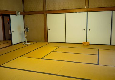 Kyoto, Japonya - 05 Temmuz 2017: Tenryu-ji, tatami mat üzerinde Kyoto'da kaplı bir oda