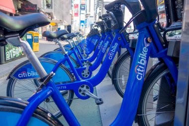 New York, ABD - 22 Kasım 2016: Bisiklet Kiralama kez üst üste New York'ta ABD sokakta park Meydanı