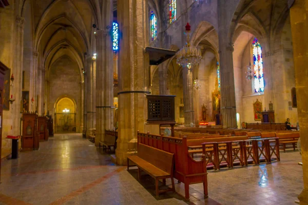 PALMA DE MALLORCA, ESPAÑA - 18 AGOSTO 2017: Hermosa vista interior de la iglesia de Santa Eulalia situada en Palma de Mallorca, España —  Fotos de Stock