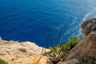 Mallorca Balear Adaları, güzel bir mavi gökyüzü İspanya güzel manzara