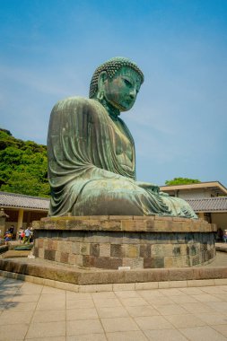 Tokyo, Japonya Haziran 28-2017: Kamakura, Japonya'da büyük Buda anıtsal bronz heykeli