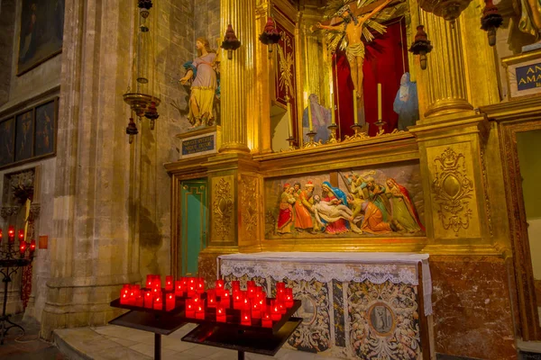 PALMA DE MALLORCA, ESPAÑA - 18 AGOSTO 2017: Hermosa vista interior de la iglesia de Santa Eulalia situada en Palma de Mallorca, España — Foto de Stock