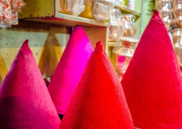 Fermeture d'un marché d'épices traditionnelles en Inde — Photo