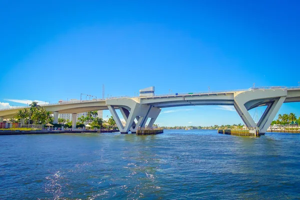 FORT LAUDERDALE, USA - JULY 11, 2017: Nice view of an opened bridge raised to let ship pass through at harbor in Fort Lauderdale, Florida — Stock Photo, Image