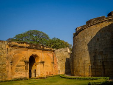 Hindistan'da büyük bir bina güzel görünümü